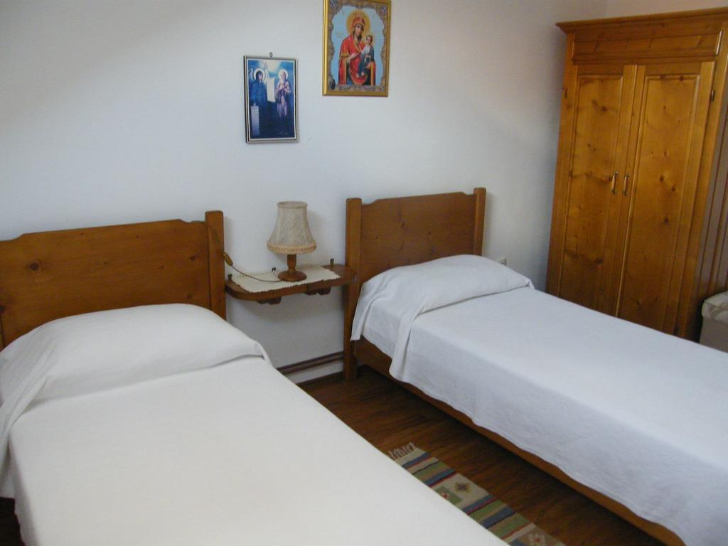 Pensiunea Casa Filoxenia Horezu Kamer foto