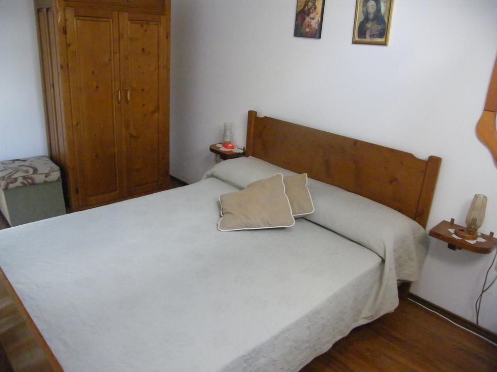 Pensiunea Casa Filoxenia Horezu Buitenkant foto
