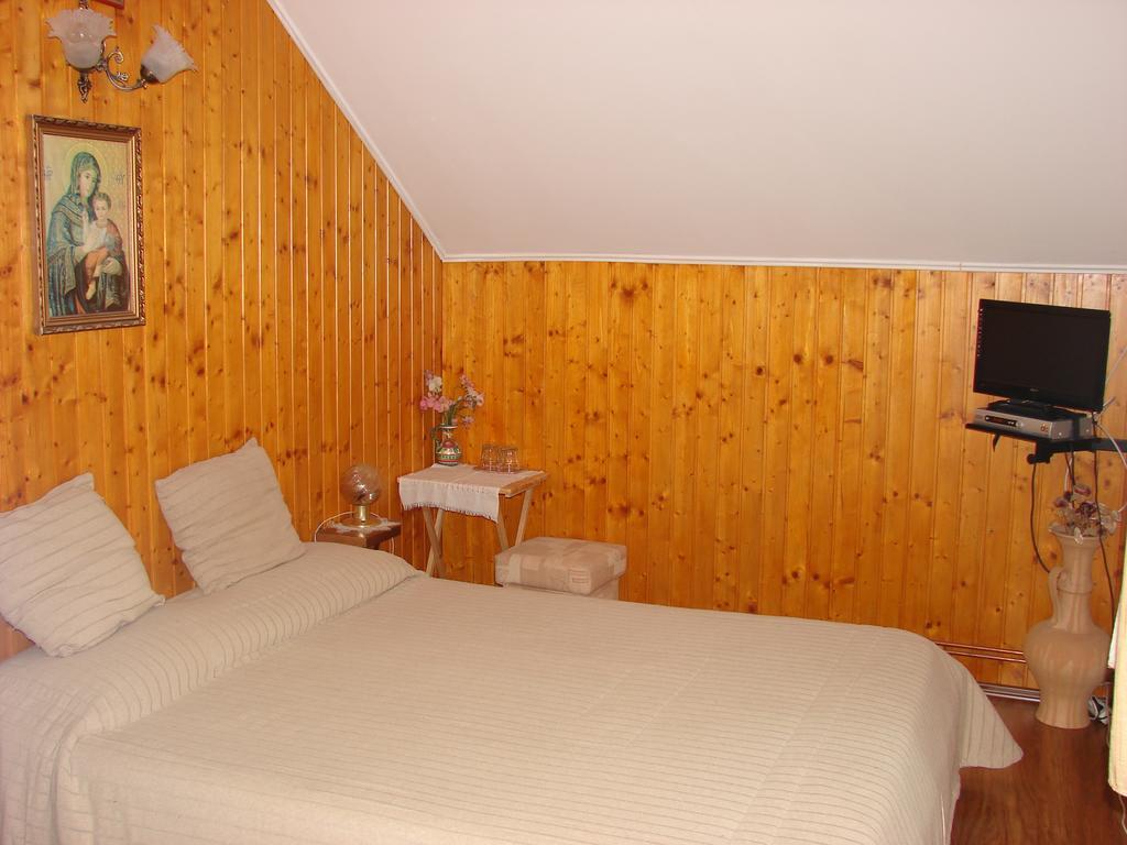 Pensiunea Casa Filoxenia Horezu Kamer foto