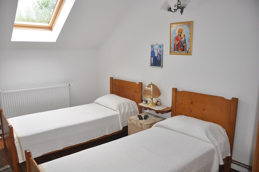 Pensiunea Casa Filoxenia Horezu Kamer foto
